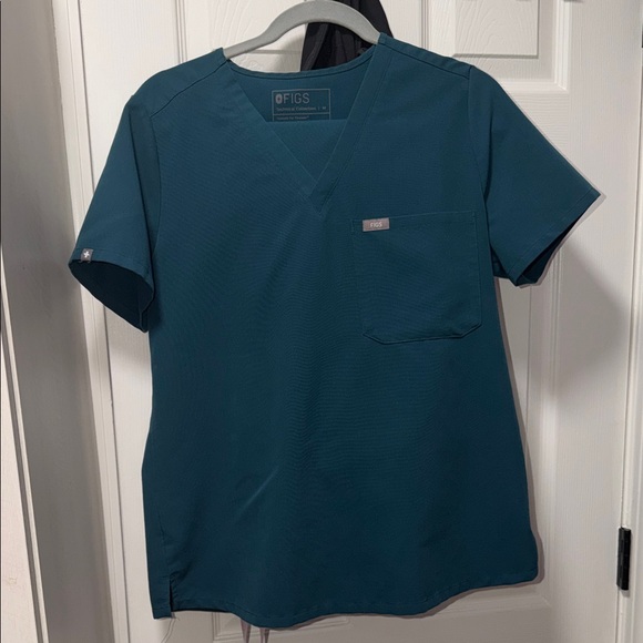 Figs Other - FIGS top & bottom